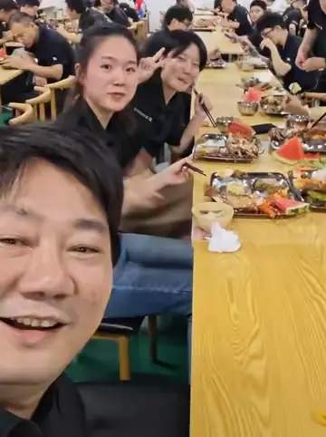 龙虾盛宴激励LPL战队?从张雪加餐看电竞后勤管理新思路